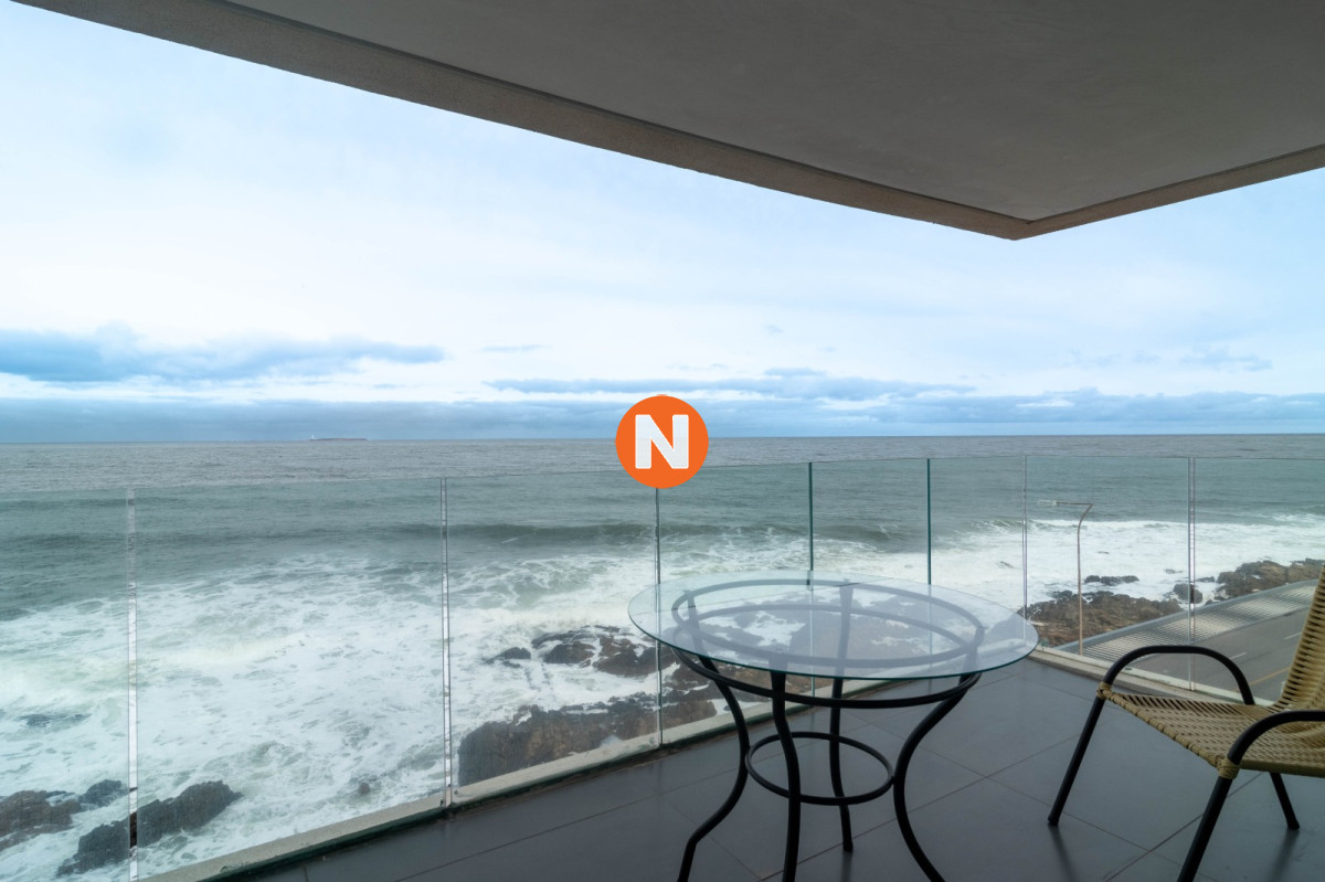 Venta espectacular apartamento primera linea - NLV222733A