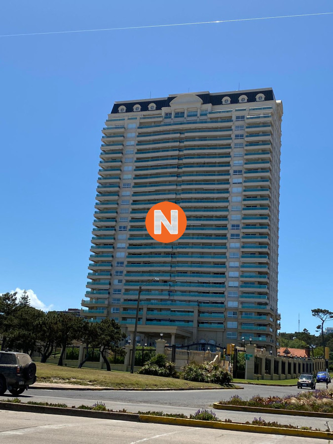 Apartamento Ref.204027 - VENTA DE APARTAMENTO DE 3 DORMITORIOS EN MANSA PUNTA DEL ESTE EN EDIFICIO LE JARDIN PUNTA DEL ESTE