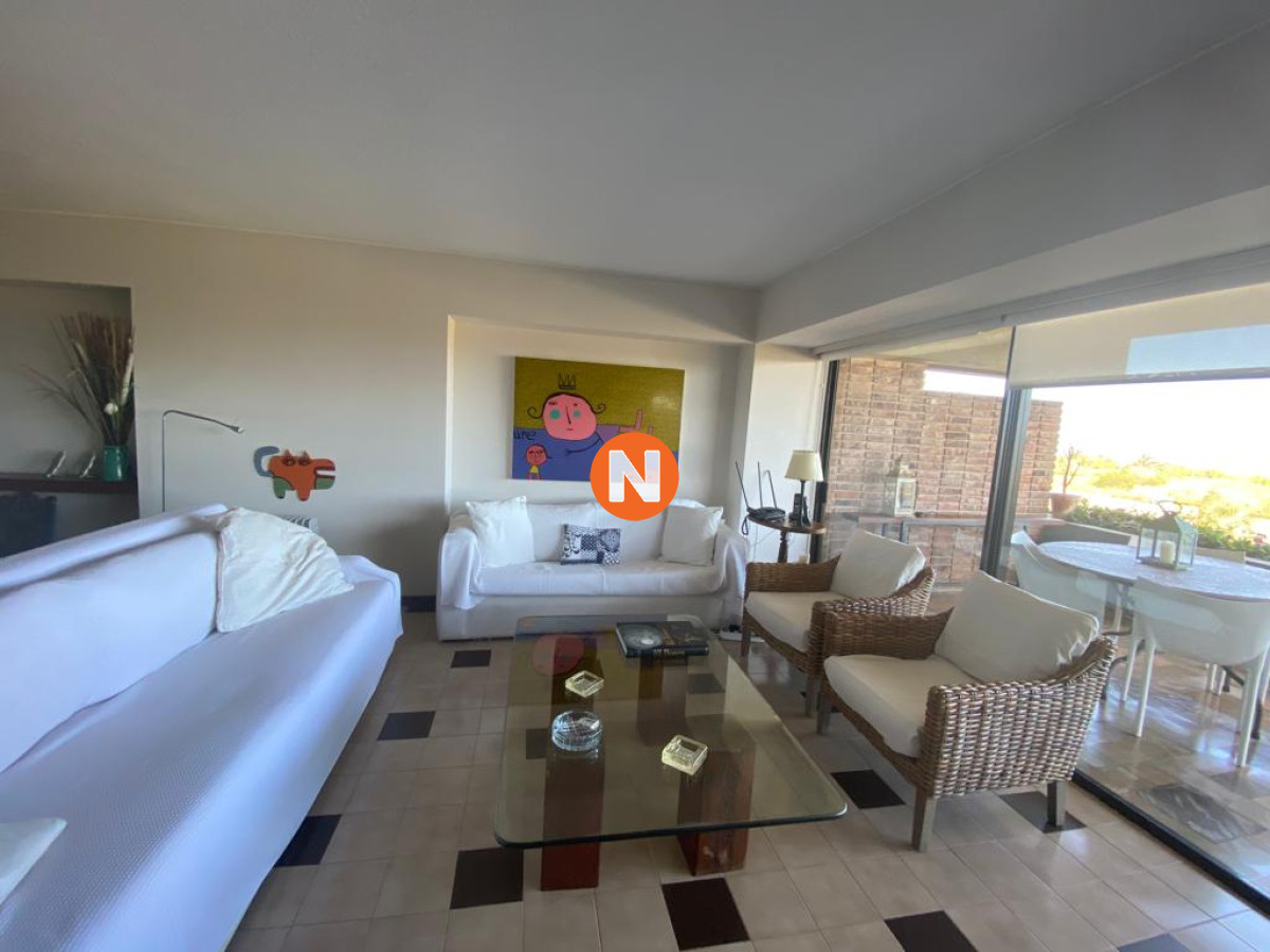 Apartamento Ref.7405 - Exclusivo Apartamento en Primera linea, 3 dormitorios y Dep de Servicio, Playa Brava