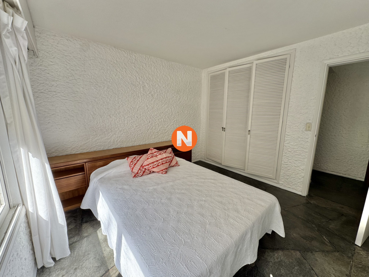 Apartamento Ref.225235 - PENINSULA VENTA DE APARTAMENTO DE 2 DORMITORIOS + DEPENDENCIA PUNTA DEL ESTE