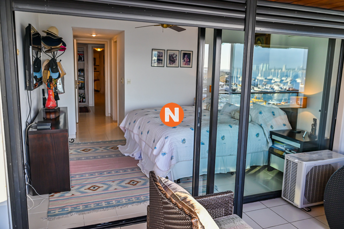 Apartamento Ref.9446 - Apartamento en Venta y Alquiler, Peninsula, Punta del Este, 3 Dormitorios.