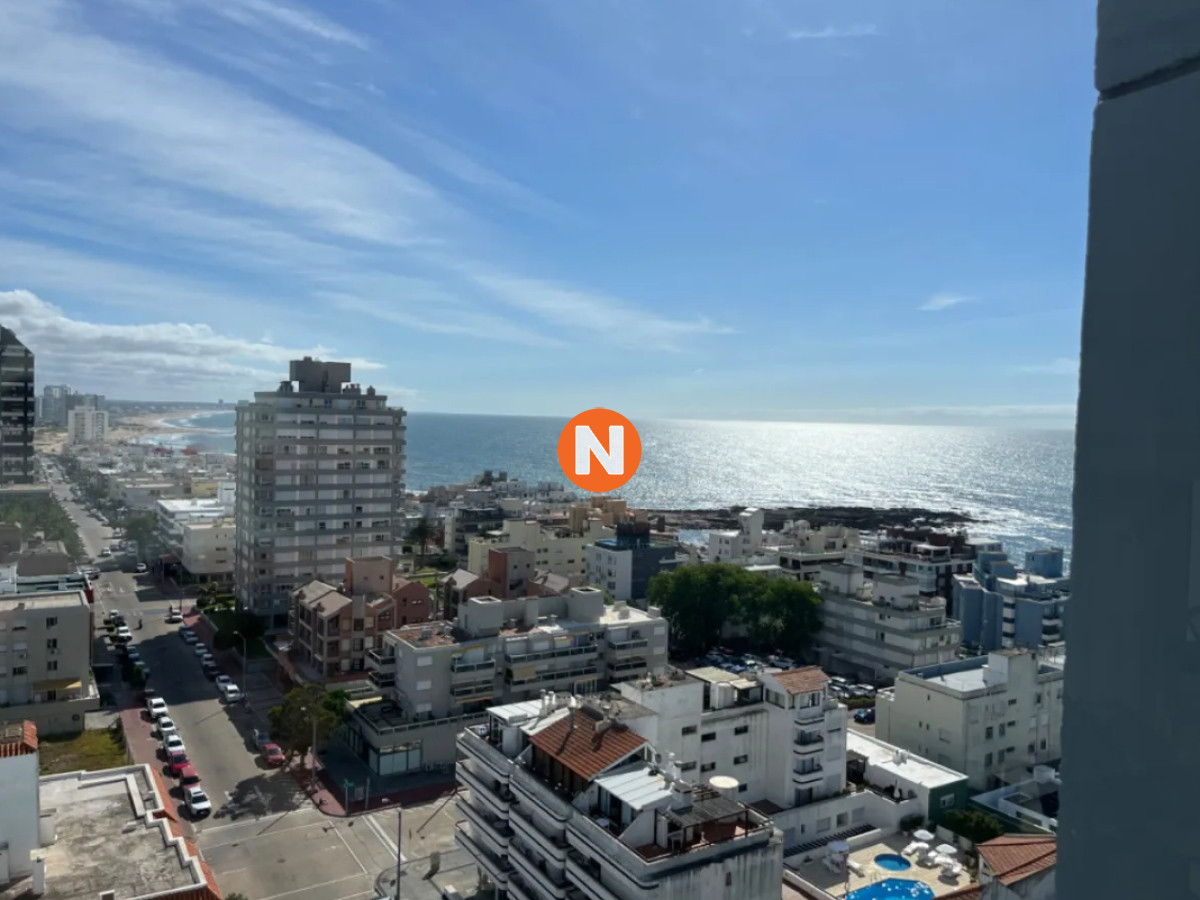 Apartamento Ref.214715 - Amplio Y Luminoso Apartamento Con Las Mejores Vistas De Punta Del Este en venta