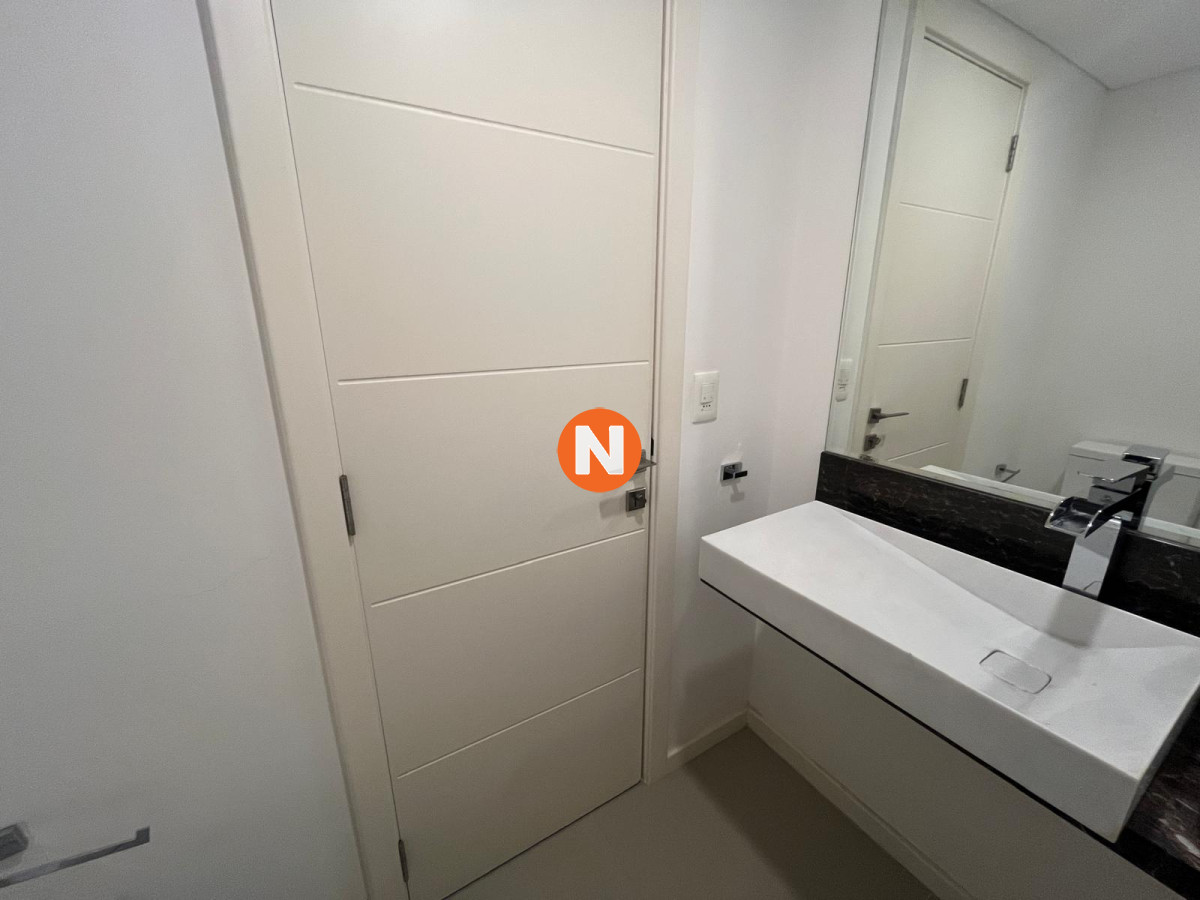 Apartamento Ref.204309 - Amplio departamento en primera fila sobre playa mansa en Pinares