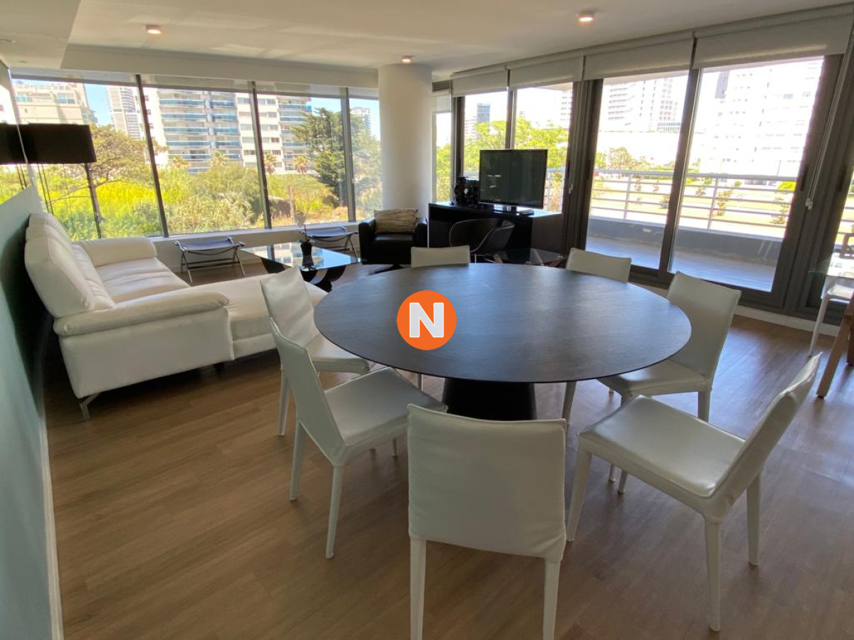 Apartamento Ref.218704 - Venta de apartamento 3 dormitorios - Aidy Grill, Punta del Este