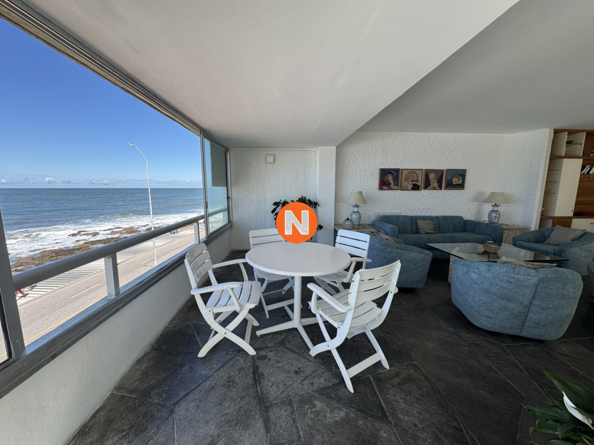 Apartamento Ref.225235 - PENINSULA VENTA DE APARTAMENTO DE 2 DORMITORIOS + DEPENDENCIA PUNTA DEL ESTE