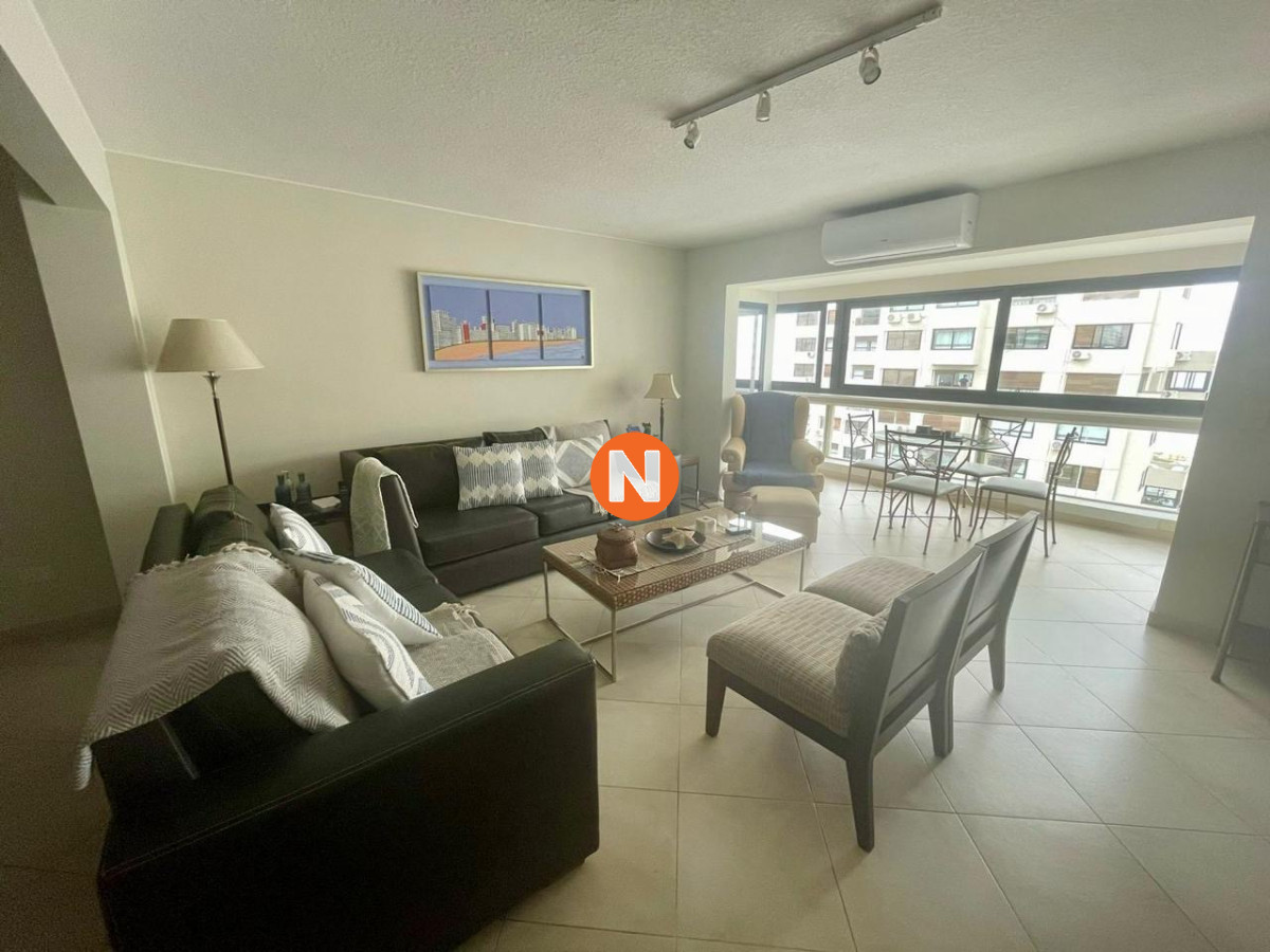 Apartamento Ref.222085 - Apartamento 4 dorm. En Playa Brava Punta del Este 