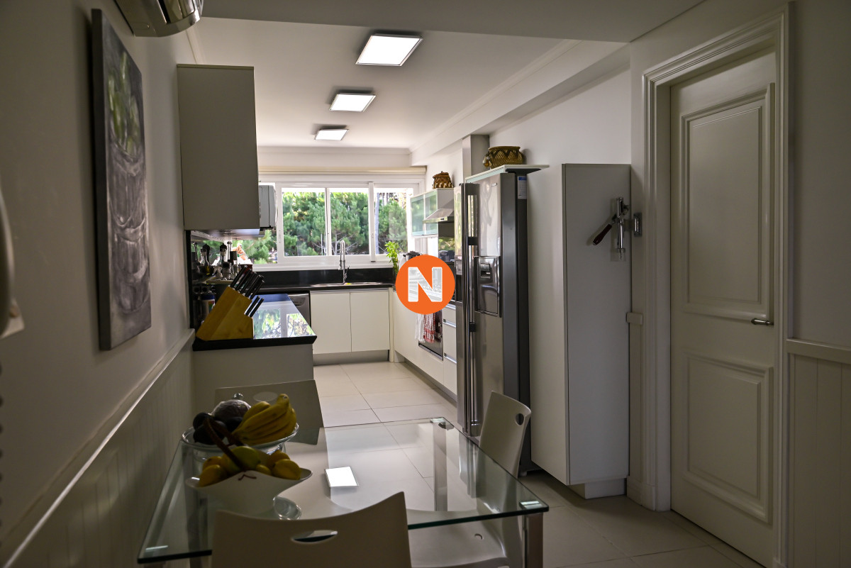 Apartamento Ref.155262 - Apartamento en Venta, Brava, Punta del Este, 3 Dormitorios.