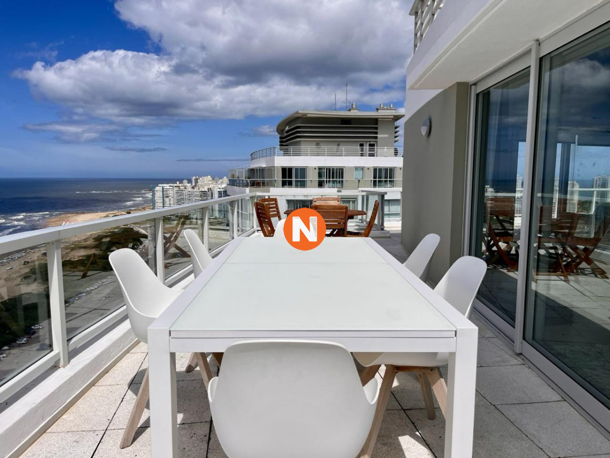 Apartamento Ref.223788 - Exclusivo Penthouse en primera linea en Venta