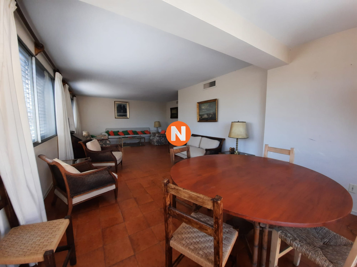 Apartamento Ref.217733 - Apartamento en Venta en Peninsula 3 dormitorios