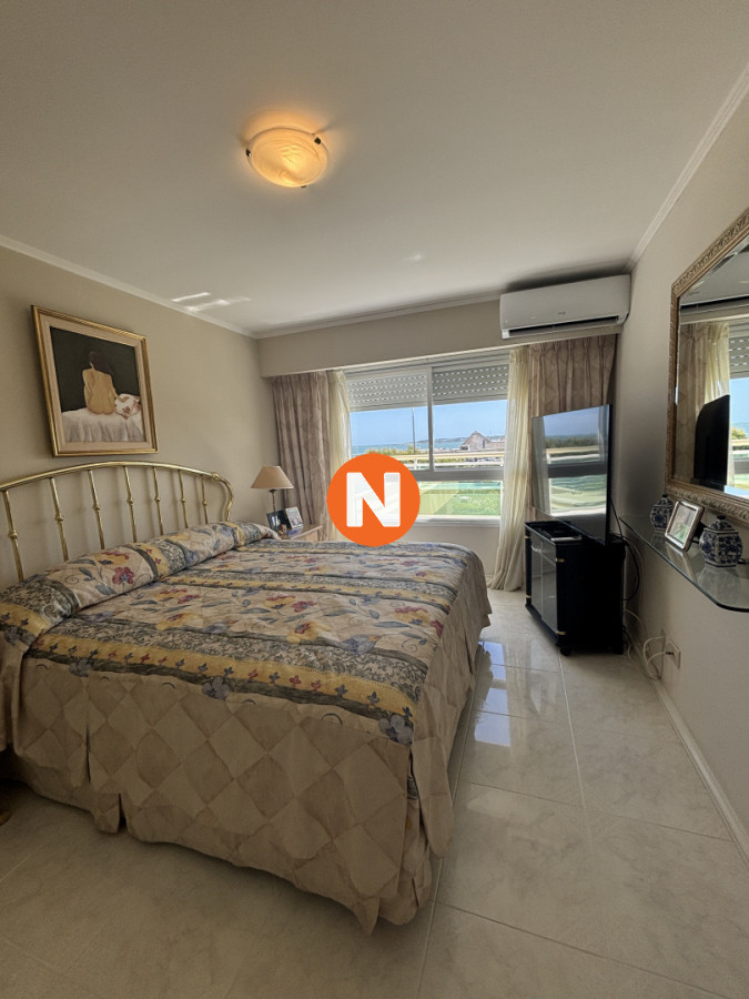 Apartamento Ref.171 - CORAL TOWER VENTA DE APARTAMENTO DE 3 SUITES + DEPENENDECNIA PLAYA MANSA PUNTA DEL ESTE