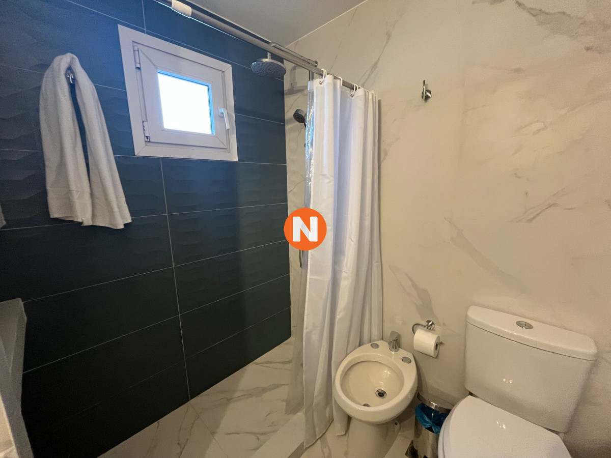 Apartamento Ref.419 - Apartamento en Venta y Alquiler, Peninsula, Punta del Este, 2 Dormitorios.