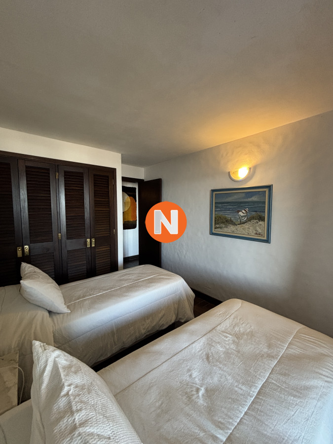 Apartamento Ref.111 - Apartamento en Alquiler, Peninsula, Punta del Este, 3 Dormitorios.