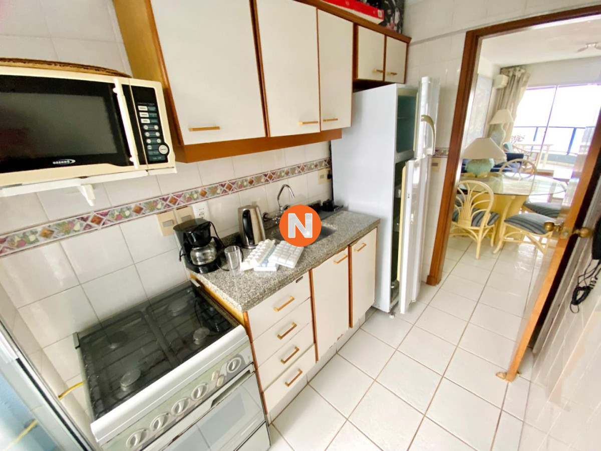 Apartamento Ref.8632 - Apartamento en Venta y Alquiler, Peninsula, Punta del Este, 2 Dormitorios.