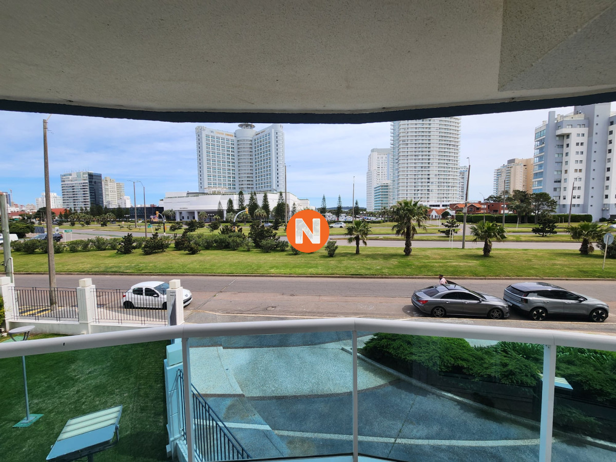 Apartamento Ref.7962 - Apartamento en Venta y Alquiler, Mansa, Punta del Este, 3 Dormitorios.