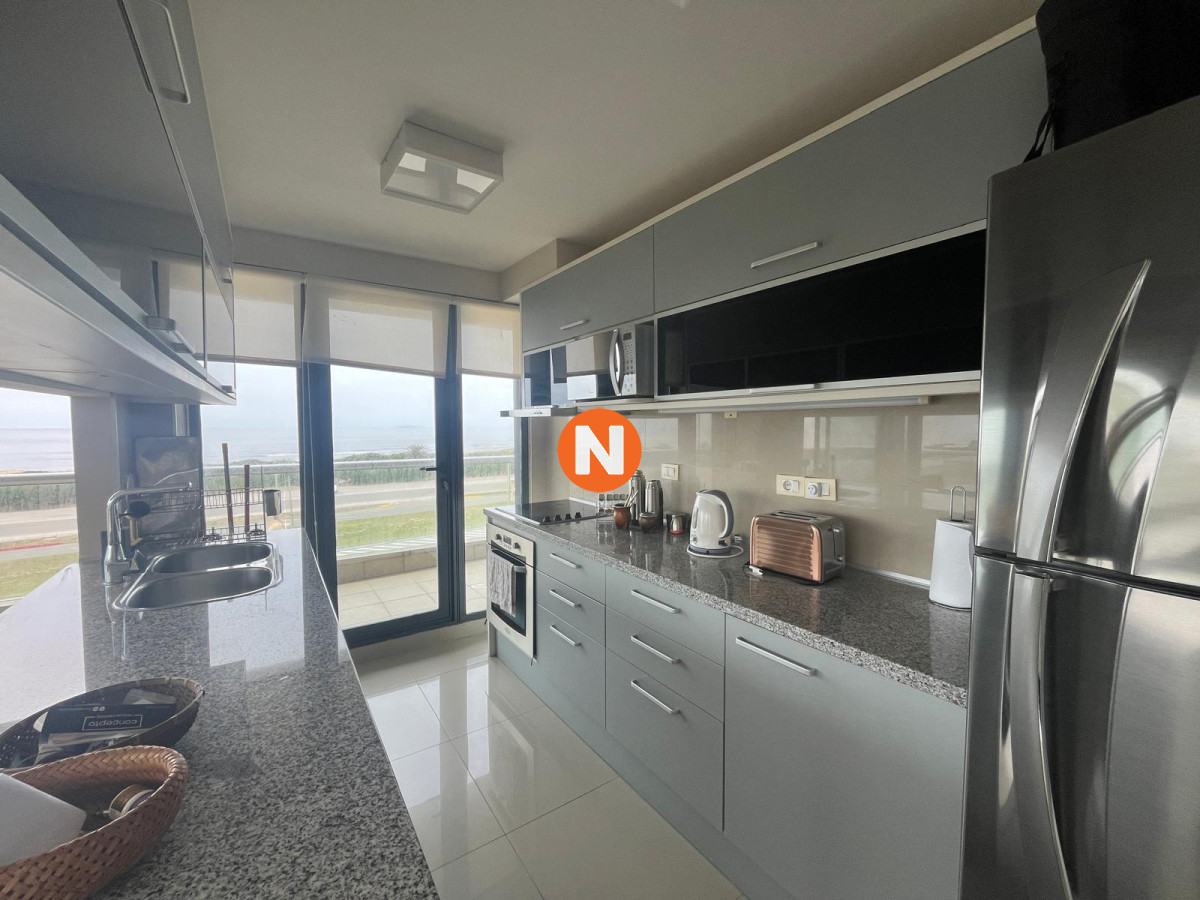 Apartamento Ref.223712 - Penthouse en la Brava en venta, primera línea