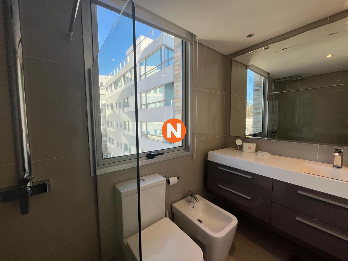 Apartamento Ref.204309 - Amplio departamento en primera fila sobre playa mansa en Pinares