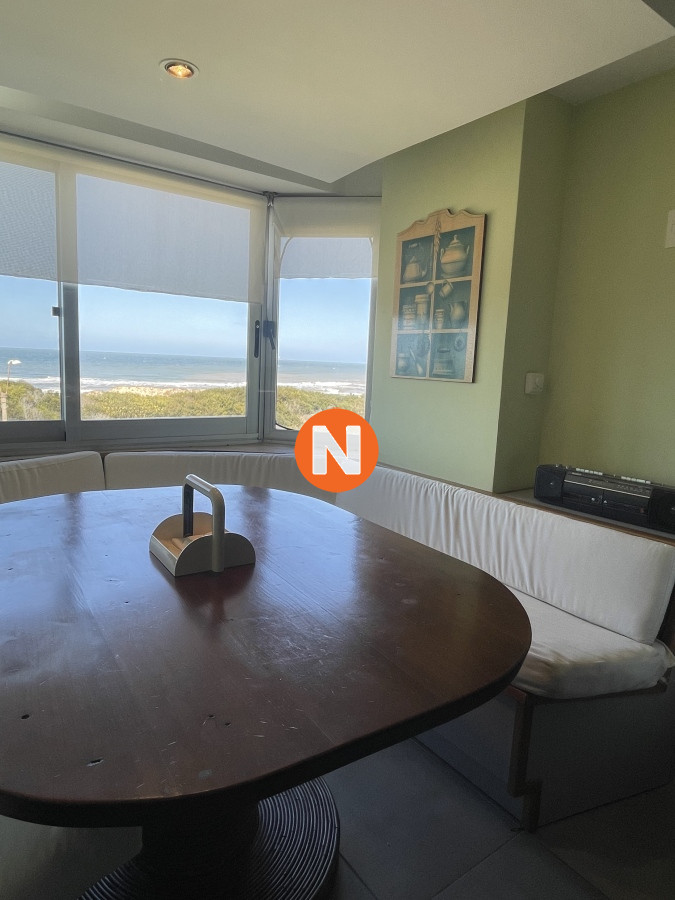 Apartamento Ref.222958 - PentHouse primera línea frente al mar - Playa Brava 3 dormitorios más dependencia 