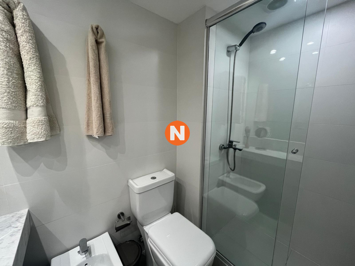 Apartamento Ref.219886 - Apartamento en de 1 dormitorio Playa Mansa primera linea