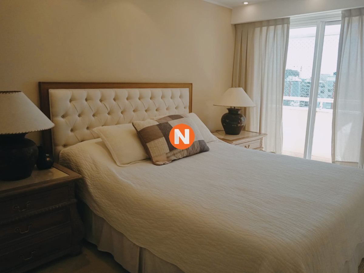 Apartamento Ref.217274 - Hermoso Penthouse , en uno de los edificios mas céntricos de Punta del Este!