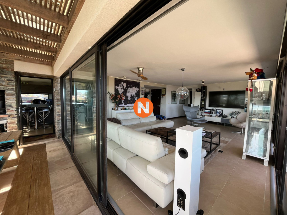Apartamento Ref.225355 - Apartamento con vista al mar y gran ubicación 