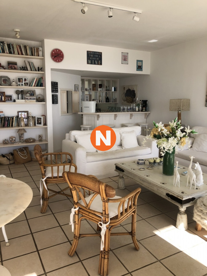Apartamento Ref.2441 - Apartamento en Venta y Alquiler, Mansa, Punta del Este, 2 Dormitorios.