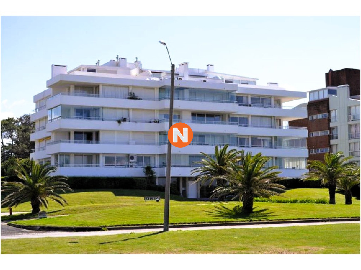 Apartamento Ref.8391 - Apartamento en Venta y Alquiler, Brava, Punta del Este, 3 Dormitorios.
