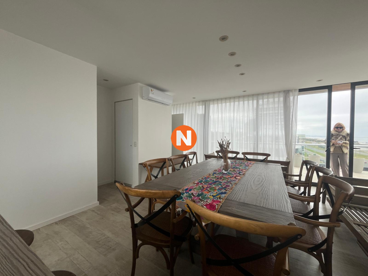 Apartamento Ref.223712 - Penthouse en la Brava en venta, primera línea