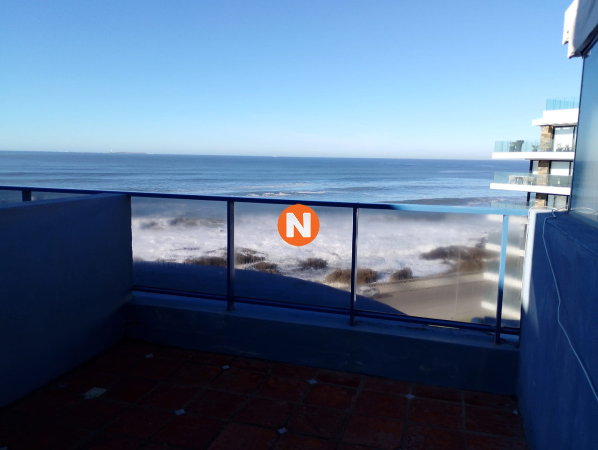 Apartamento Ref.8632 - Apartamento en Venta y Alquiler, Peninsula, Punta del Este, 2 Dormitorios.