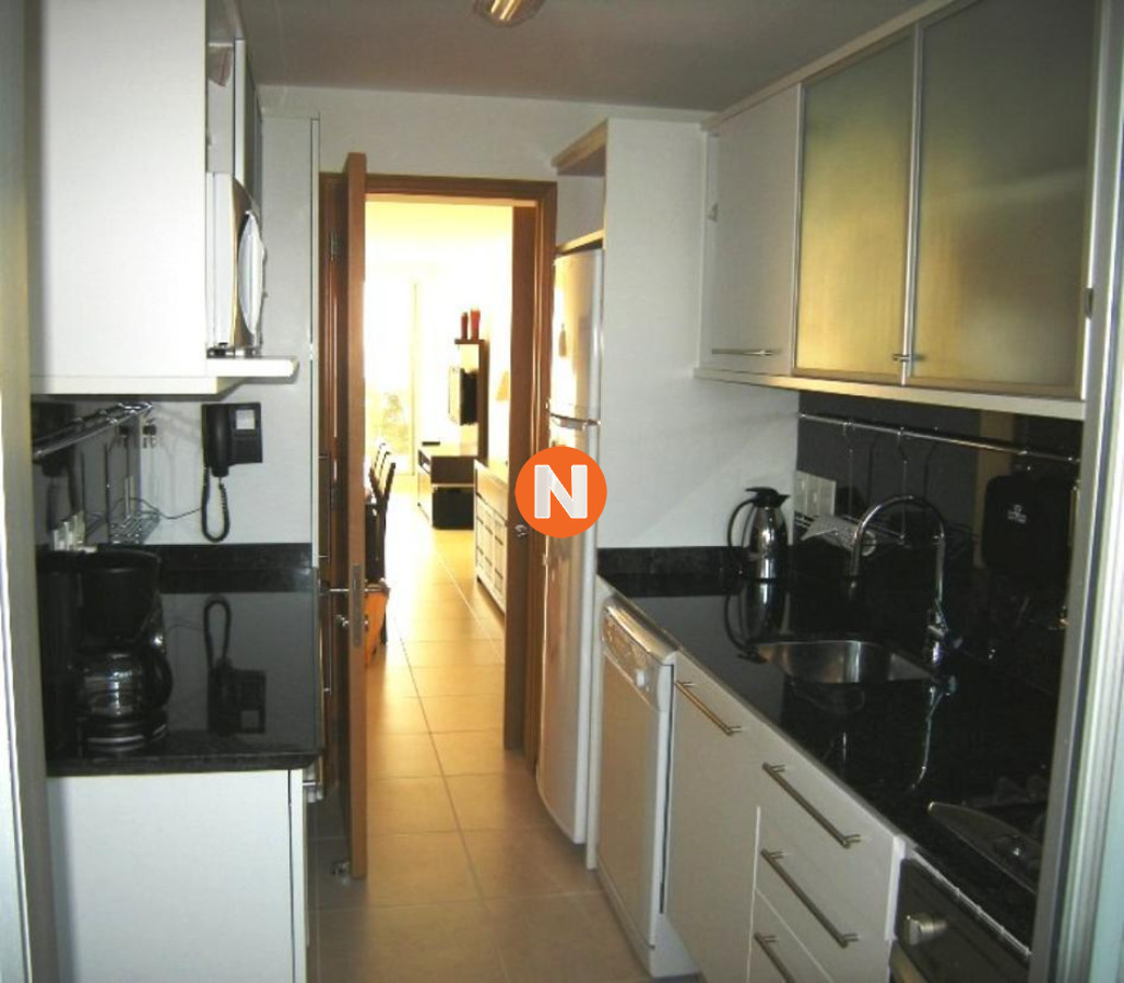 Apartamento Ref.8306 - Apartamento en Venta y Alquiler, Mansa, Punta del Este, 2 Dormitorios.