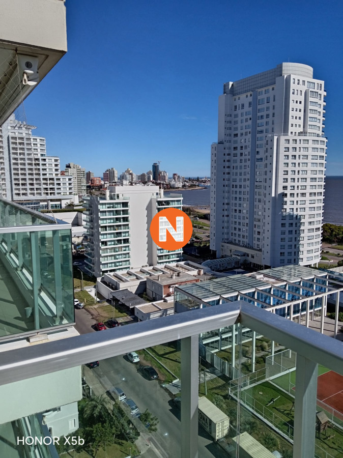 Apartamento Ref.8281 - Apartamento en Venta y Alquiler, Mansa, Punta del Este, 3 Dormitorios.