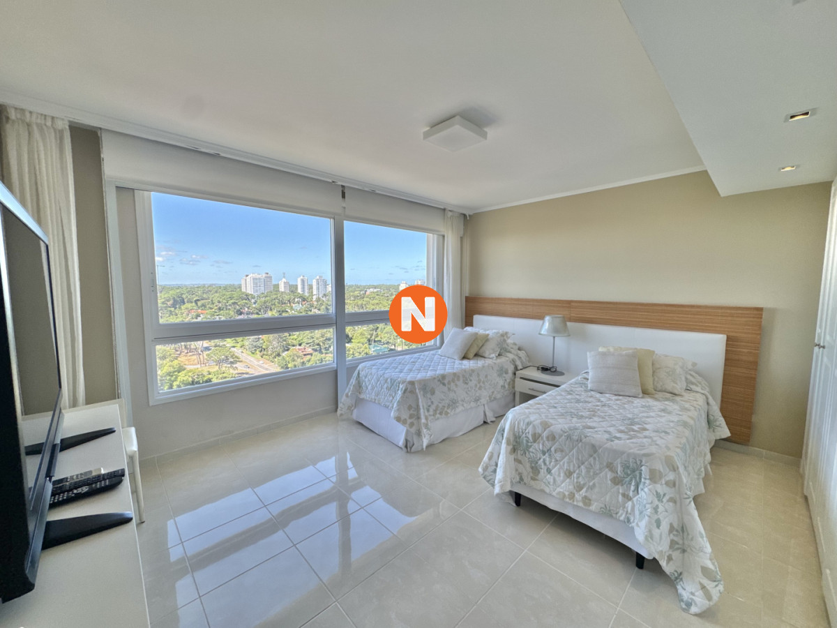 Apartamento Ref.224807 - LE JARDIN PISO ALTO VENTA DE APARTAMENTO DE 3 Y DEPENDENCIA 