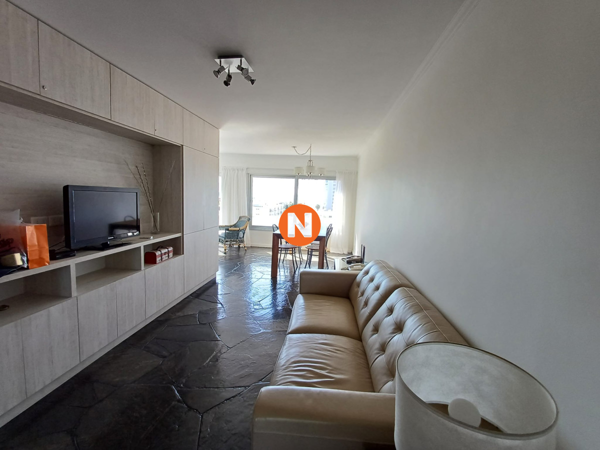 Apartamento Ref.213304 - MUY BUEN DEPARTAMENTO EN LA PENINSULA TOTALMENTE RECICLADO
