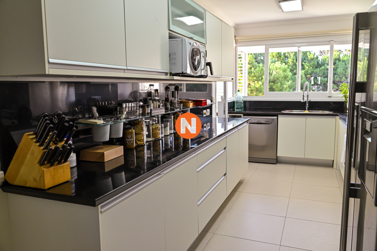 Apartamento Ref.155262 - Apartamento en Venta, Brava, Punta del Este, 3 Dormitorios.