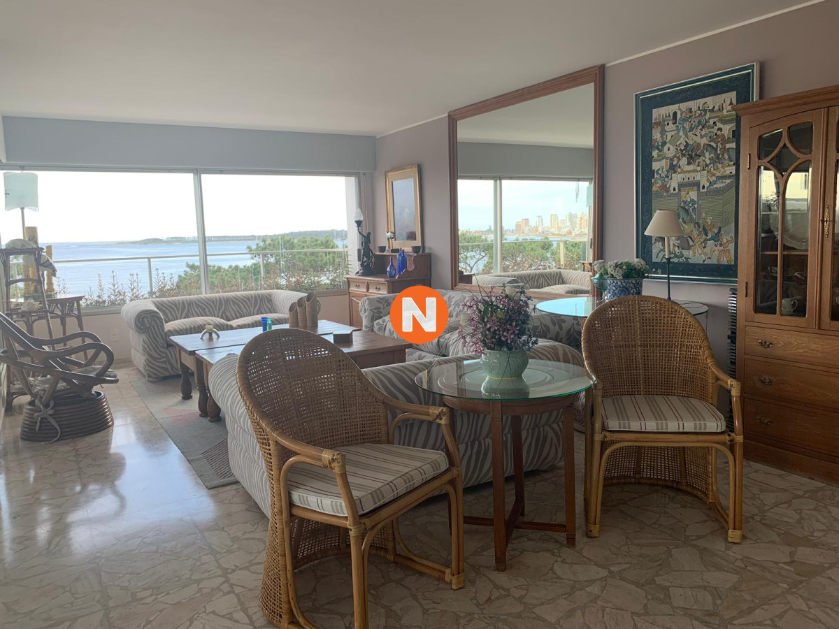 Apartamento Ref.215232 - Primera Linea en Mansa Edificio de Categoría