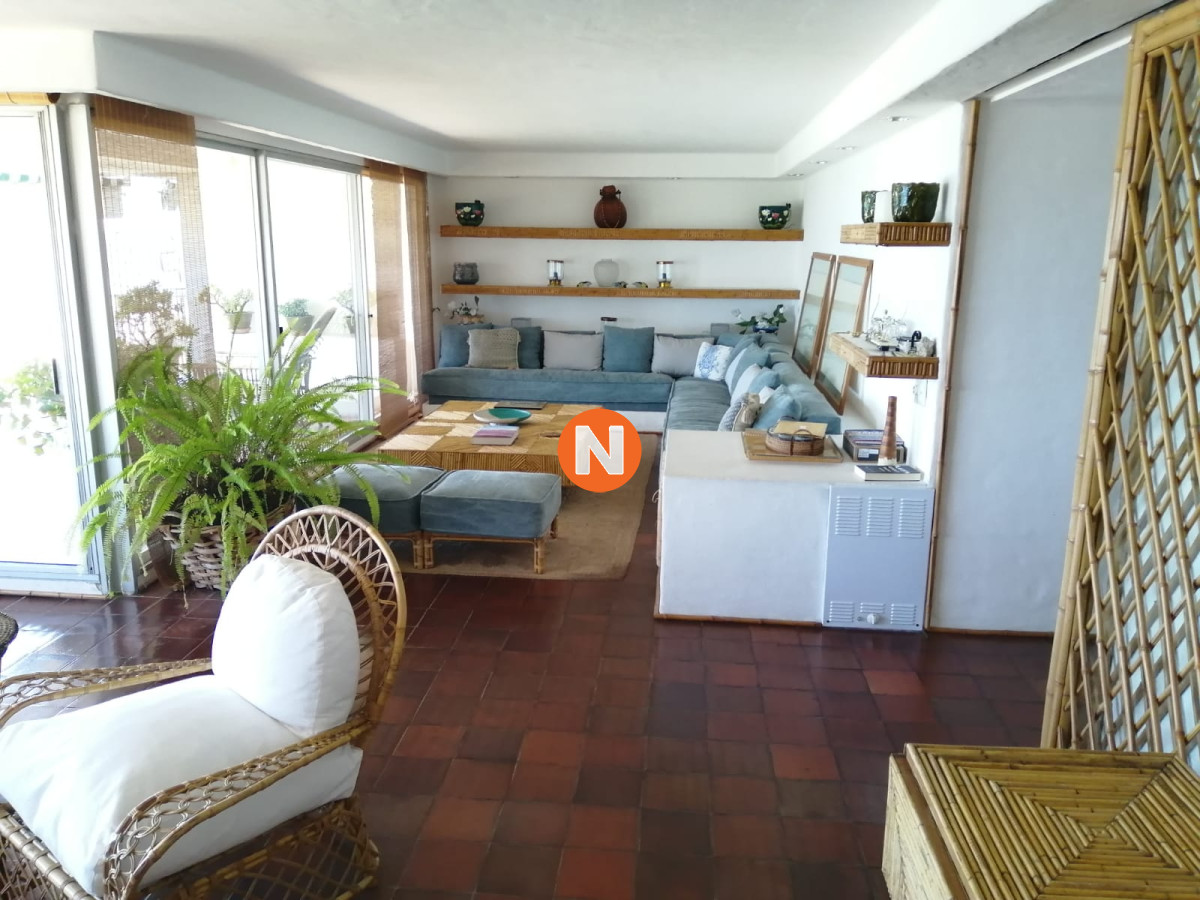 Apartamento Ref.1254 - Apartamento de 3 dormitorios en venta, Mansa, Punta del Este