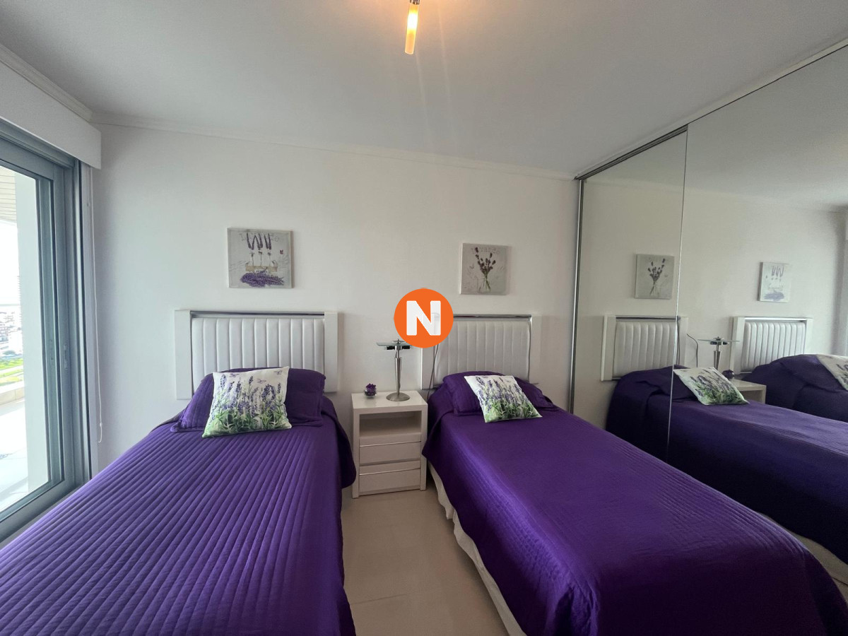 Apartamento Ref.200050 - Apartamento en Venta, Mansa, Punta del Este, 2 Dormitorios.