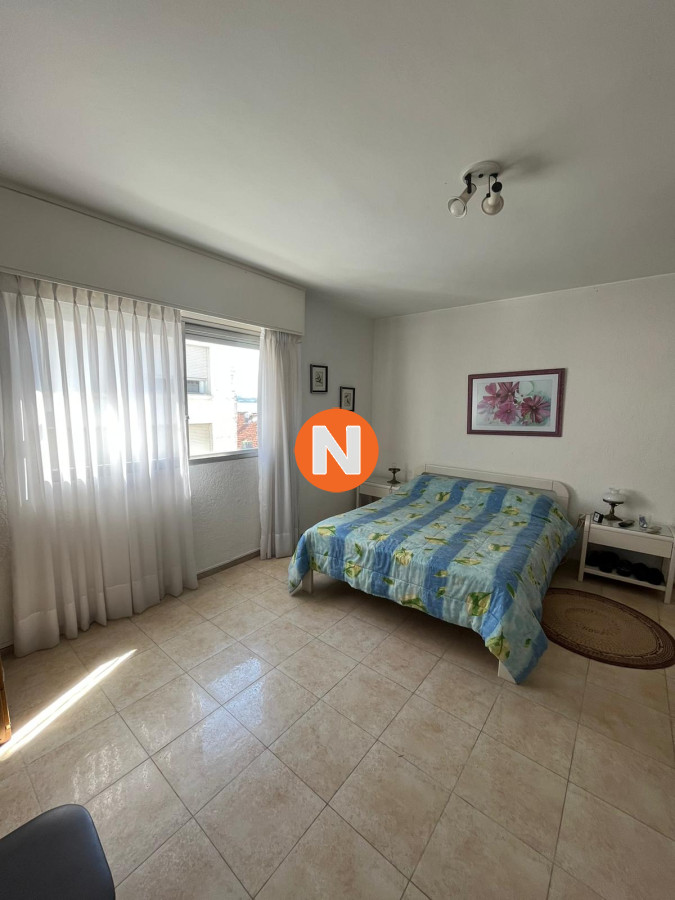 Apartamento Ref.213409 - Apartamento en Venta, 3 dormitorios, Peninsula