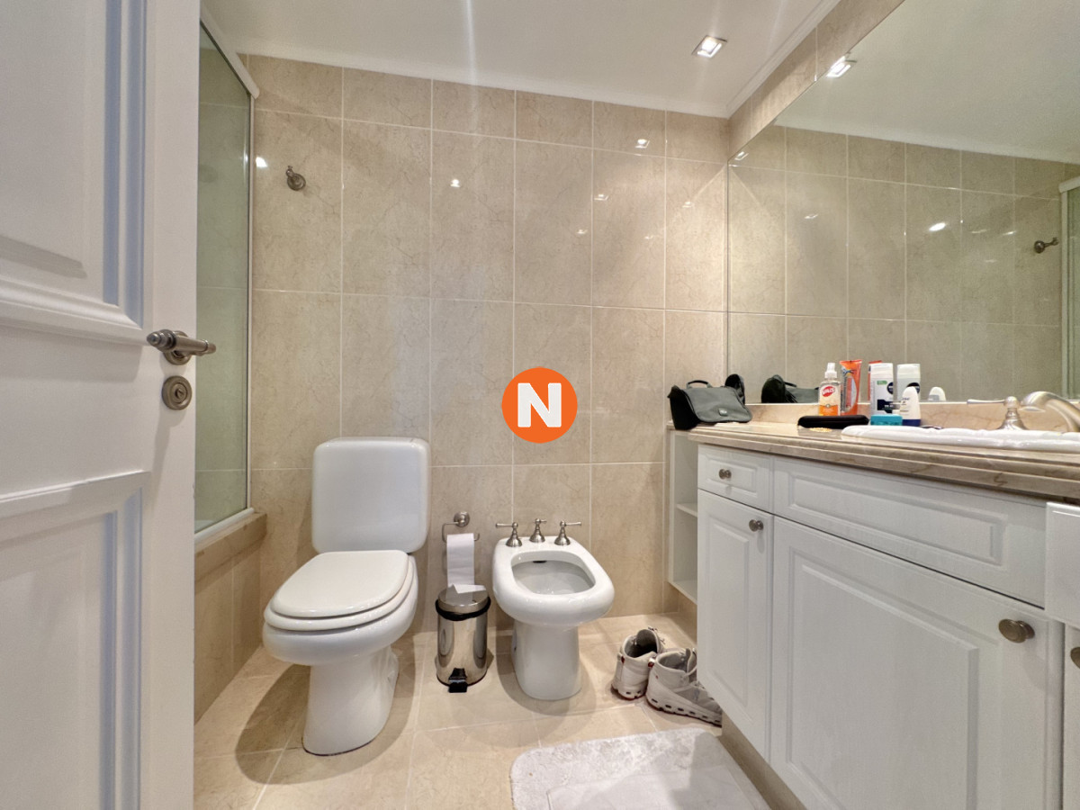 Apartamento Ref.224807 - LE JARDIN PISO ALTO VENTA DE APARTAMENTO DE 3 Y DEPENDENCIA 