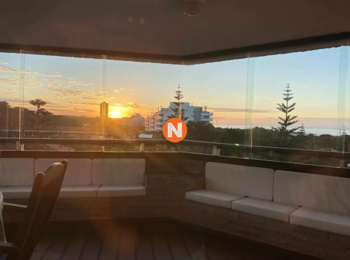 Apartamento Ref.223282 - Apartamento en Venta, 4 dormitorios, Punta del este