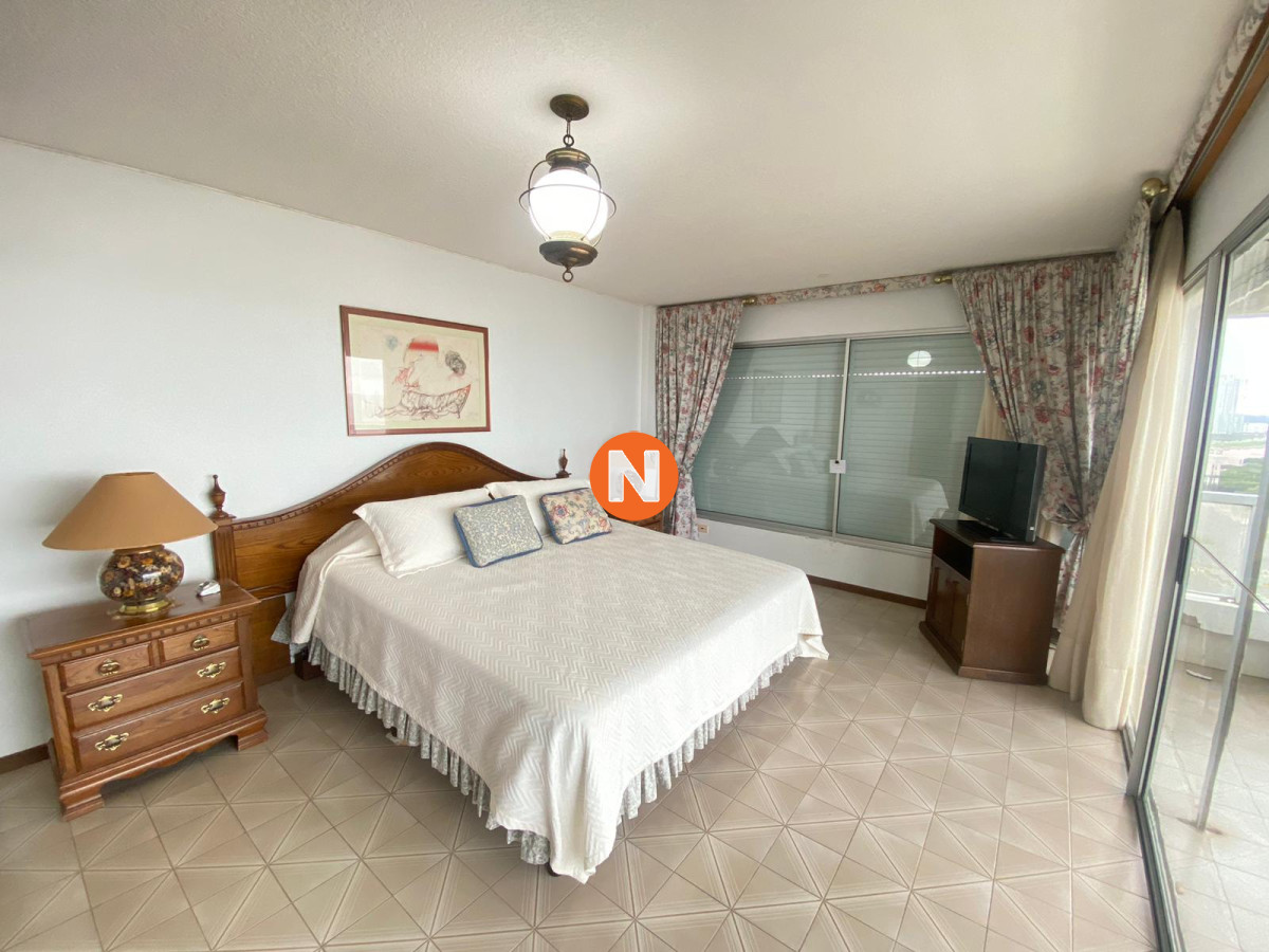 Apartamento Ref.207 - Venta apartamento en brava 3 dormitorios 