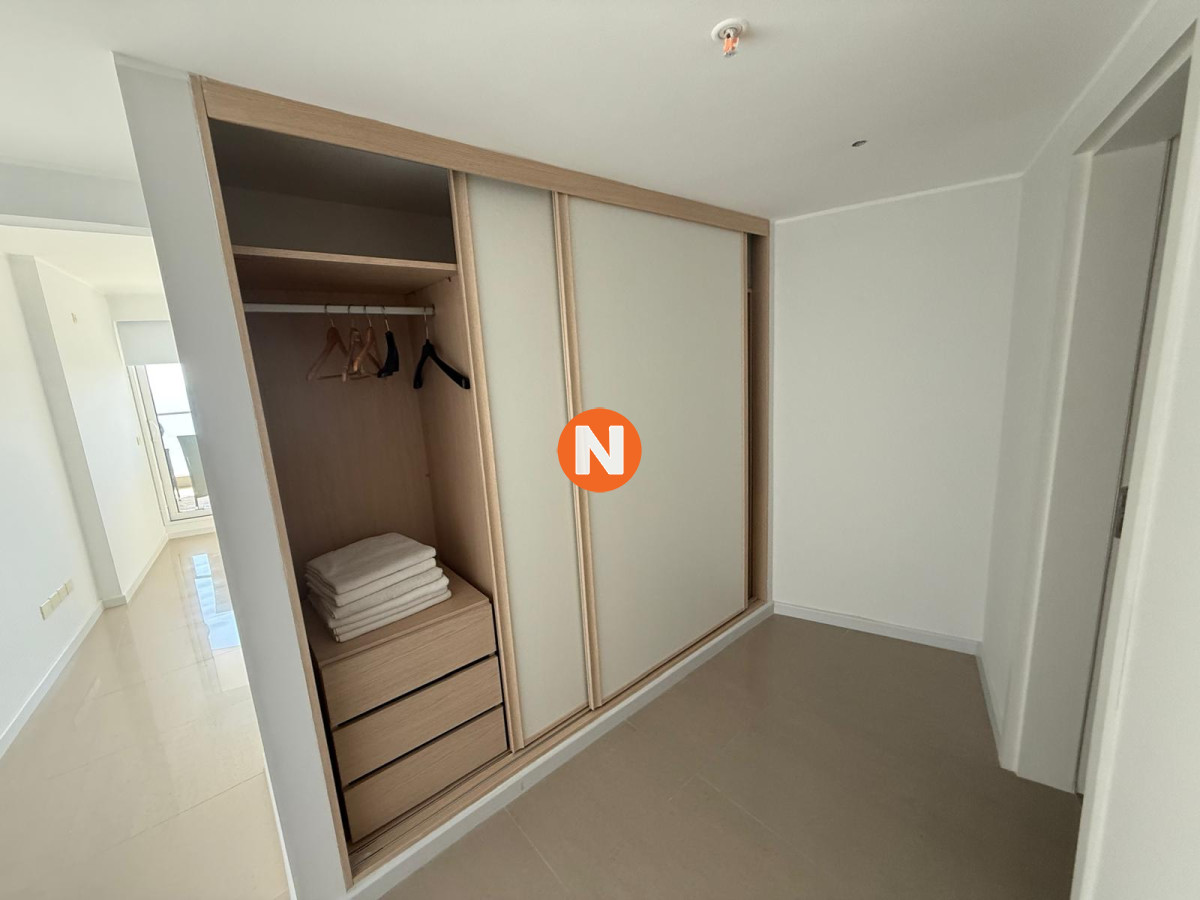 Apartamento Ref.201266 - Venta de apartamento 4 ambientes - Peninsula, Punta del Este
