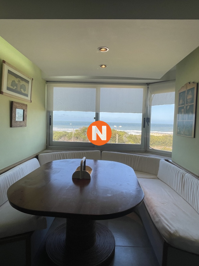 Apartamento Ref.222958 - PentHouse primera línea frente al mar - Playa Brava 3 dormitorios más dependencia 