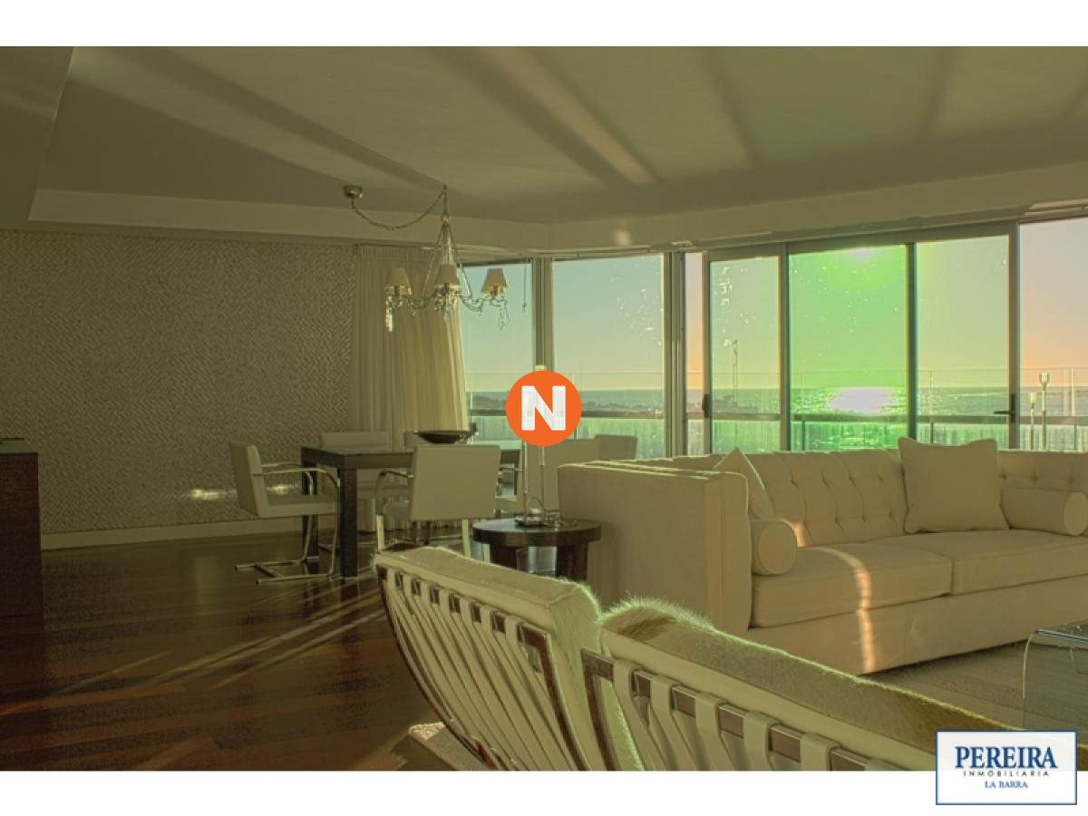 Apartamento Ref.216693 - Espectacular Pent house sobre el puerto, 4 suites, piscina propia.