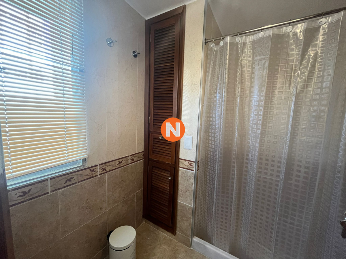 Apartamento Ref.203730 - Hermoso apartamento en primera linea al mar, en Venta y Alquiler, Mansa, Punta del Este, 3 Dormitorios.