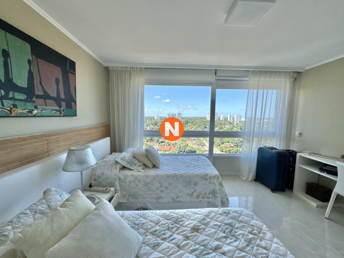 Apartamento Ref.224807 - LE JARDIN PISO ALTO VENTA DE APARTAMENTO DE 3 Y DEPENDENCIA 