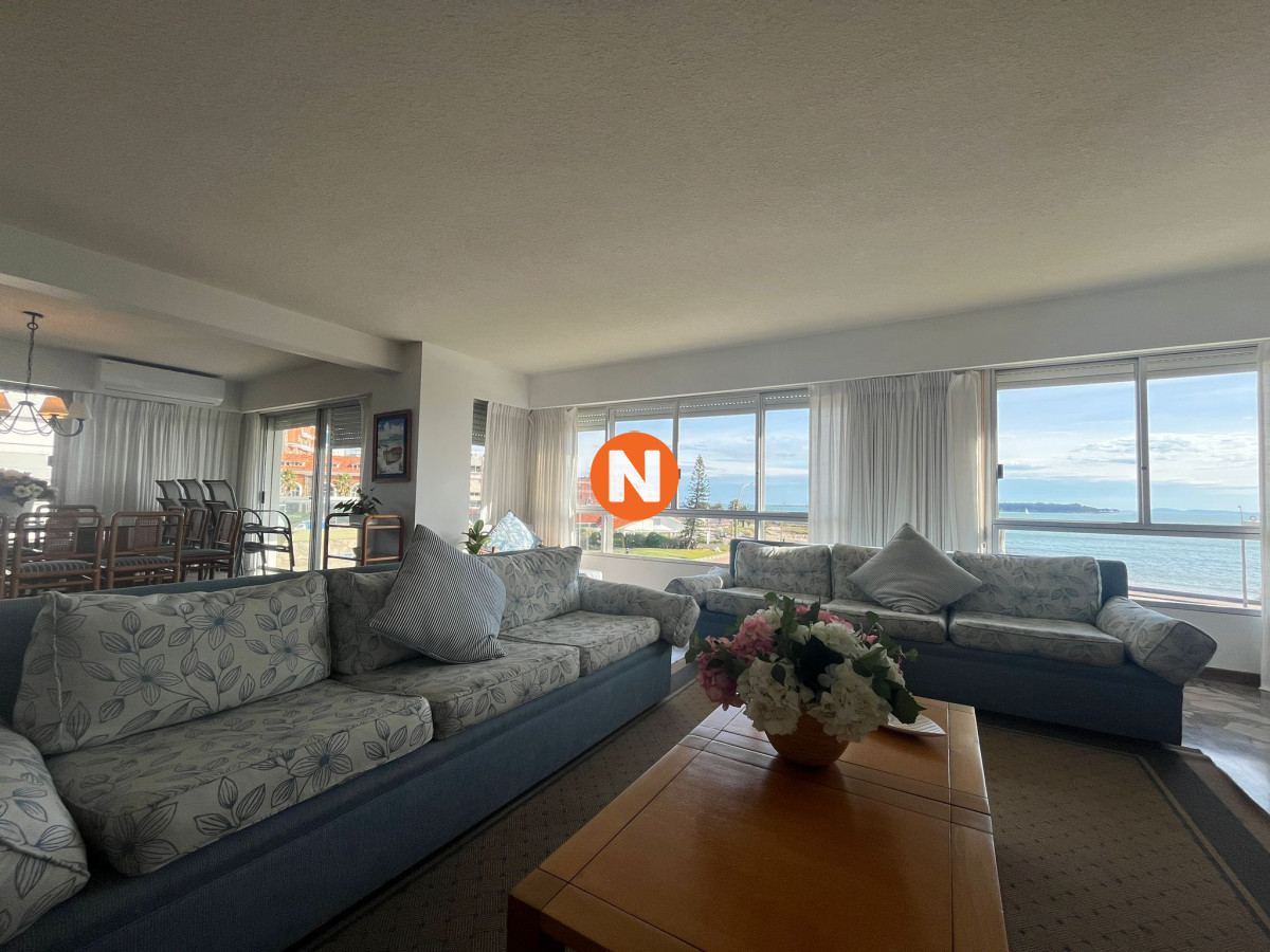 Apartamento Ref.203730 - Hermoso apartamento en primera linea al mar, en Venta y Alquiler, Mansa, Punta del Este, 3 Dormitorios.