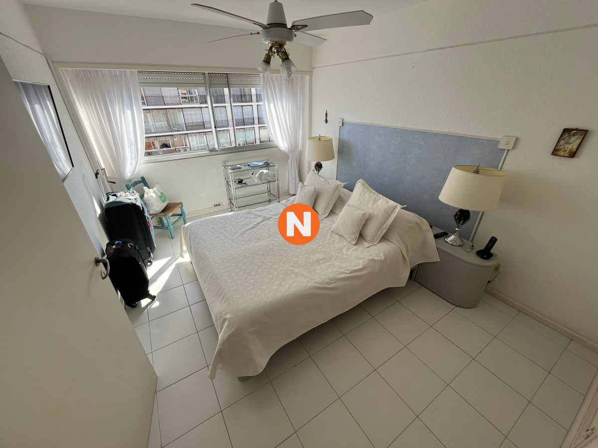 Apartamento Ref.156015 - Apartamento en Venta, Peninsula, Punta del Este, 2 Dormitorios.