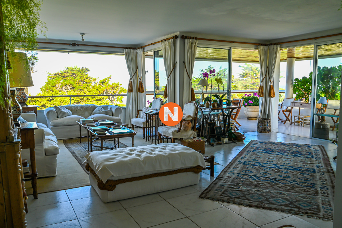 Apartamento Ref.223245 - En Venta, 5 dormitorios, Playa Brava