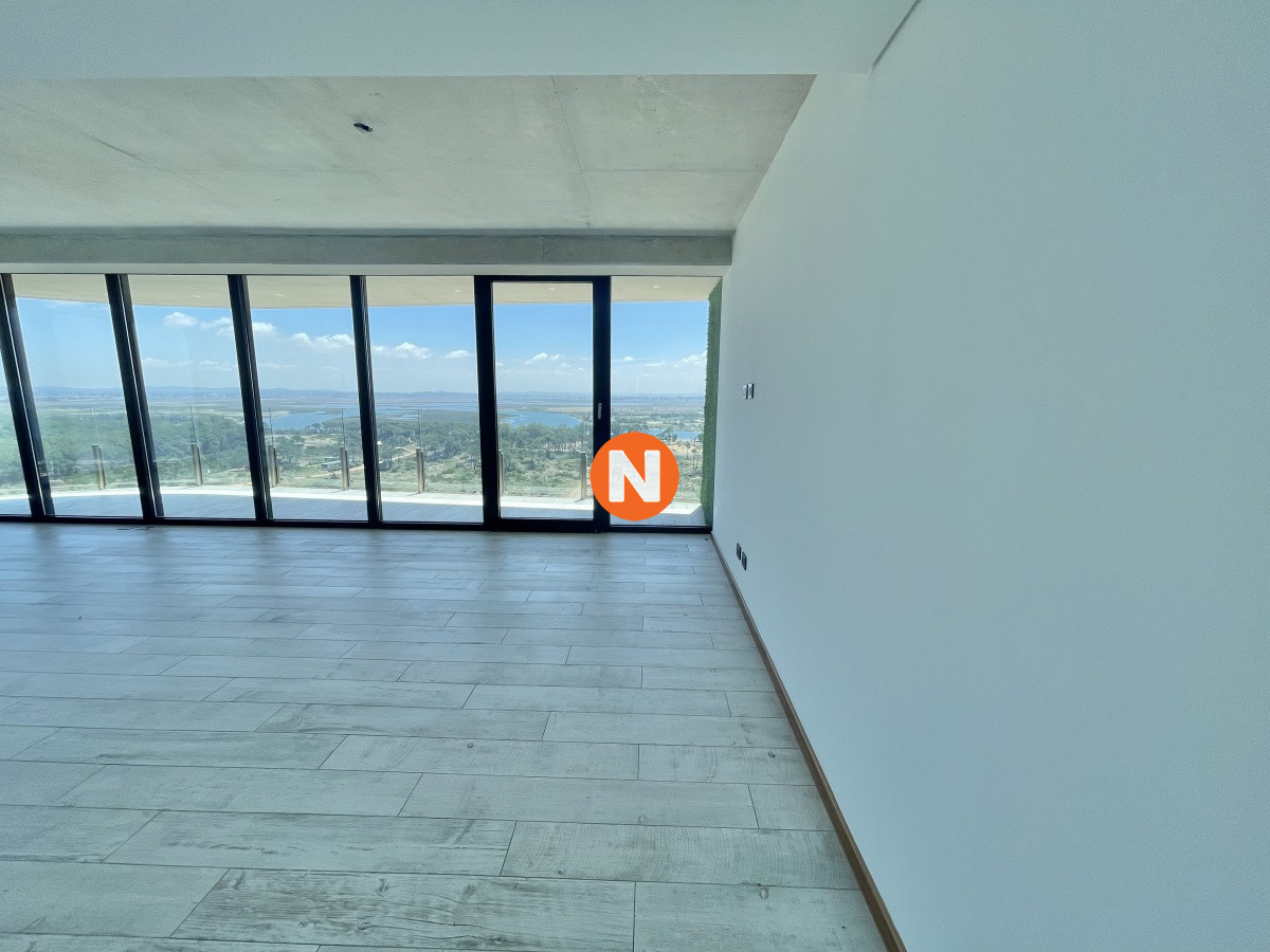 Apartamento Ref.220430 - VENTA DE APARTAMENTO DE 4 DORMITORIOS EN SUITE EN EDIFICIO SURFSIDE PUNTA DEL ESTE 