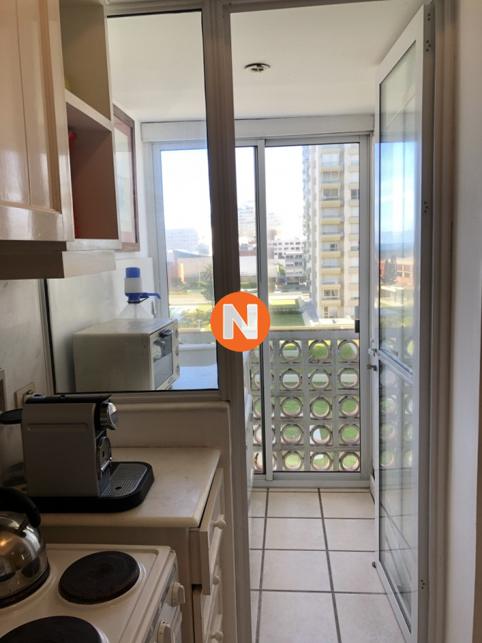 Apartamento Ref.2441 - Apartamento en Venta y Alquiler, Mansa, Punta del Este, 2 Dormitorios.